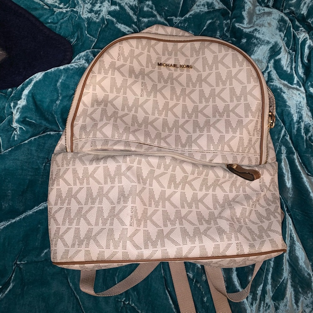Michael kors back pack